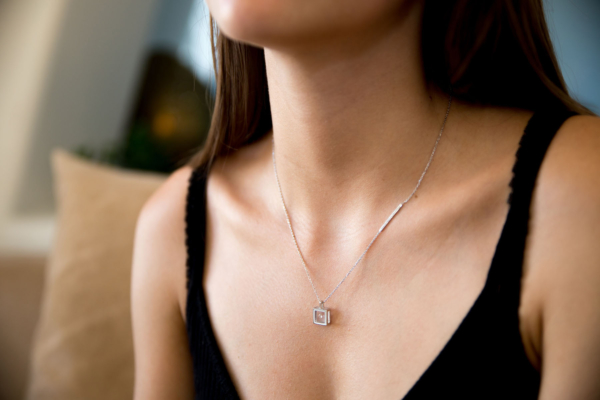 Collier Micro Carré Argent de Morabito