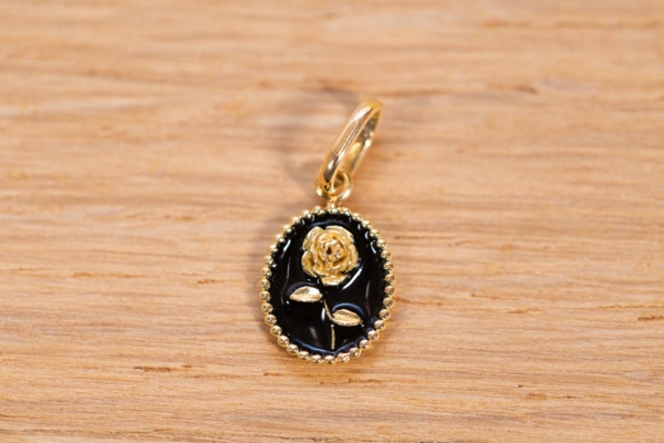 Pendentif Rose de Gigi Clozeau