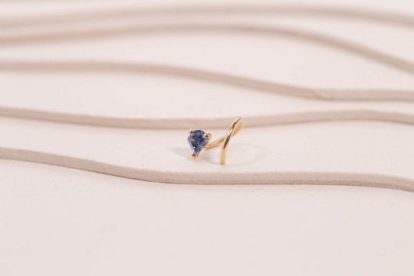 Boucle d'oreille Piton Double Saphir Bleu de Studio 28