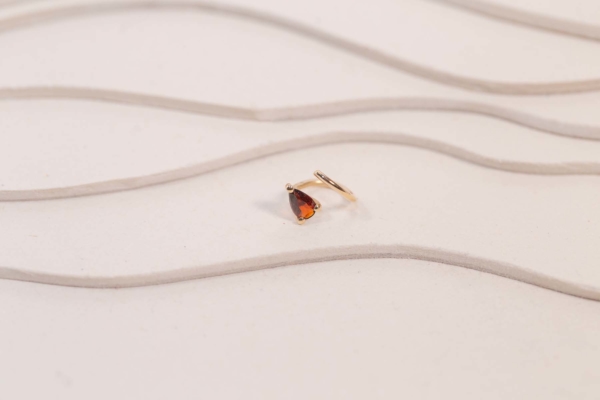 Boucle d’oreille Piton Double Grenat de Studio 28
