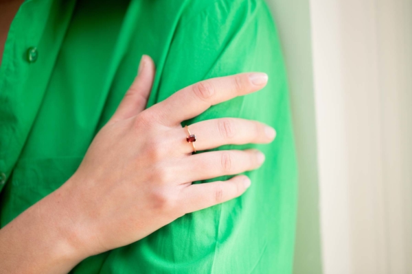 Bague Monolithe Rhodolite de Studio 28