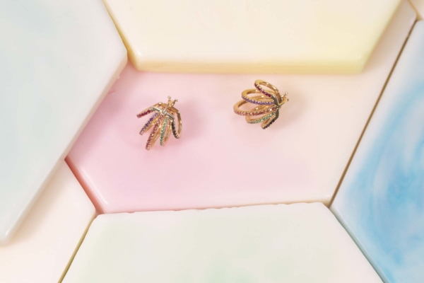 Créole Andi 5 rangs Rubis Améthyste Saphir Orange Émeraude Onyx de Andi Marthe