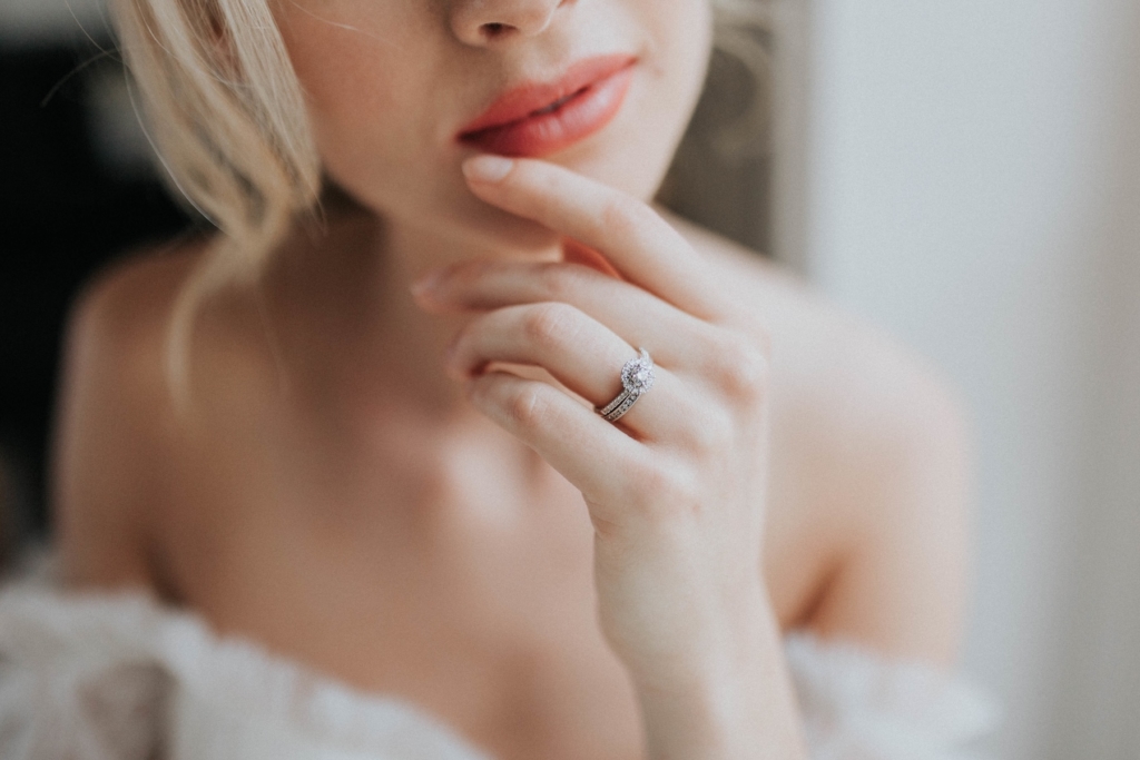 Les 5 erreurs à éviter lors de l’achat d’une bague de fiançailles